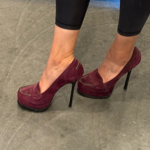 Yves Saint Laurent size 39 purple suede loafer pumps - Picture 9 of 10